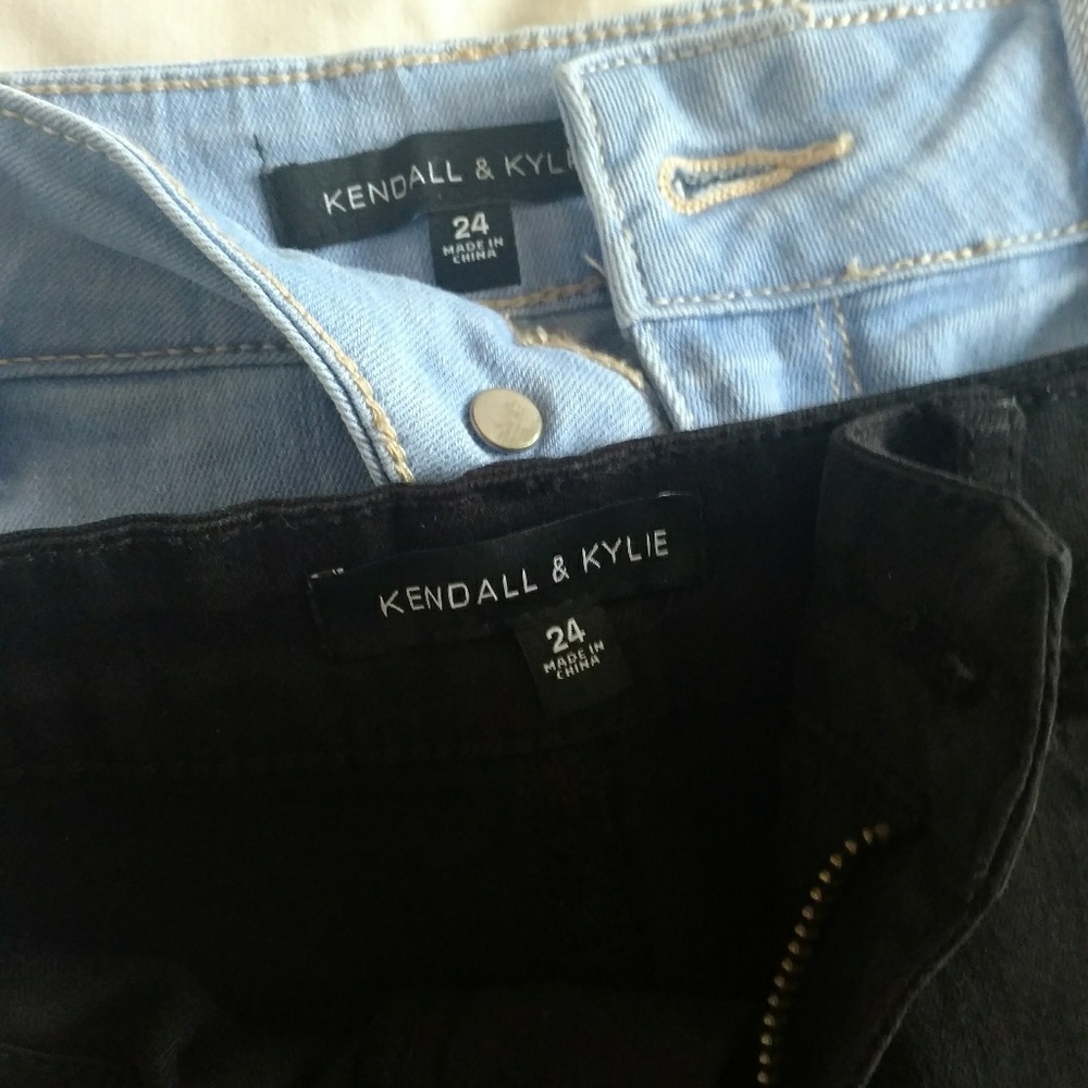 🎉Price Drop!🎉Kendall & Kylie Jean shorts size 24